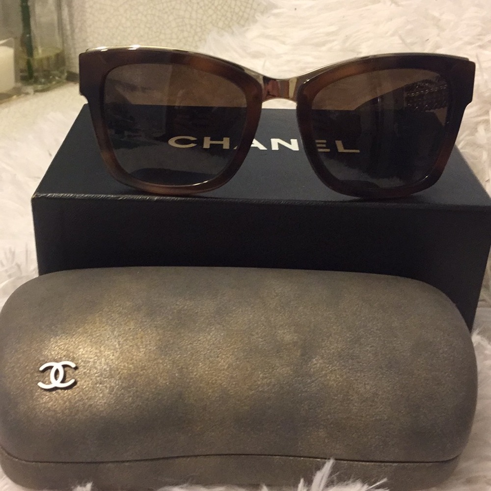 CHANEL tortoise sunglasses